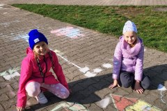 c9b28079-3e03-4d82-8668-34e358a66dd0